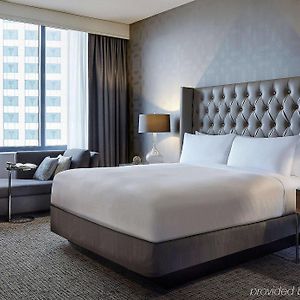 One-Bedroom Upper Floors King Suite